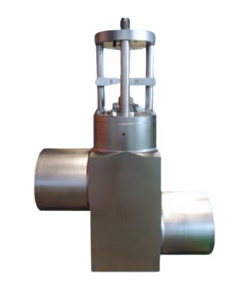 Z-shaped high temperature and high pressure globe valve